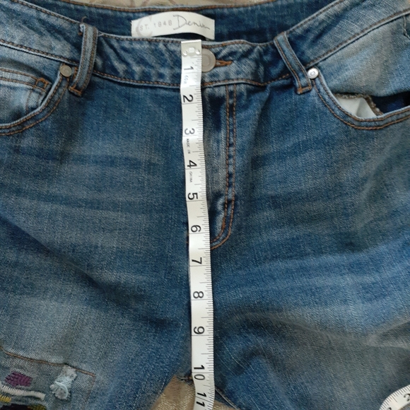 Est. 1846 Denim Distressed Beaded  Embroidered Design Jeans - Size 4 - Picture 4 of 8